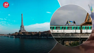 Митець-екстремал розгорнув український прапор на даху паризького метро