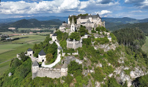 Замок Burg Hochosterwitz (Замок Хохостервіц)