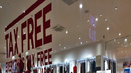 Туристам в ОАЕ урізали готівковий tax free