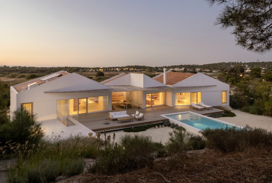 Розкішна вілла для відпочинку у Португалії