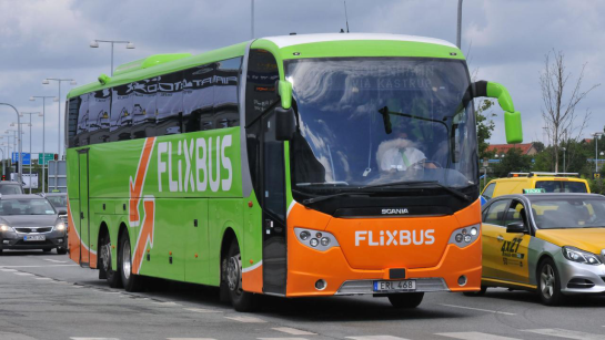 Flixbus запустив рейси з Києва до Варшавського аеропорту Модлін