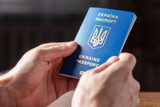 Як громадянам України зробити українські документи, перебуваючи за кордоном?