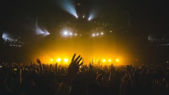 Виступи українських зірок в Європі: які концерти відвідати цієї осені