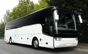 Польща надає безкоштовні автобуси зі Львова за кордон