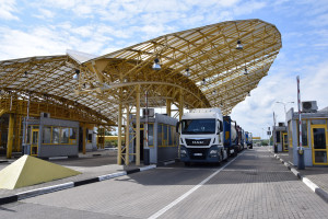 В Україні змінили правила роботи електронної черги перетину кордону для транспорту